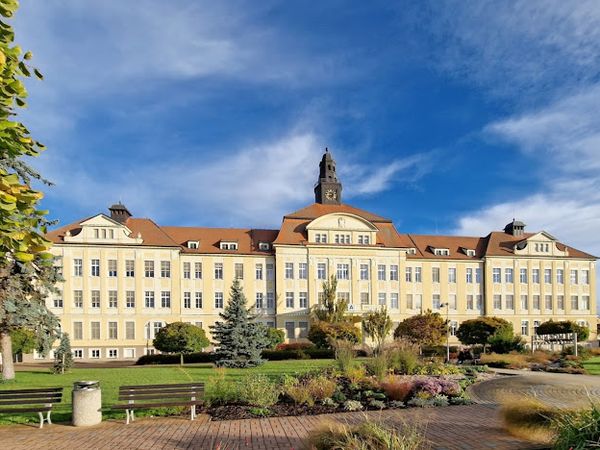 Hauptgebäude